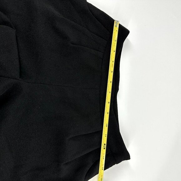 TOBI Black Scalloped Dress Shorts Side Zip Size Small - Picture 3 of 8